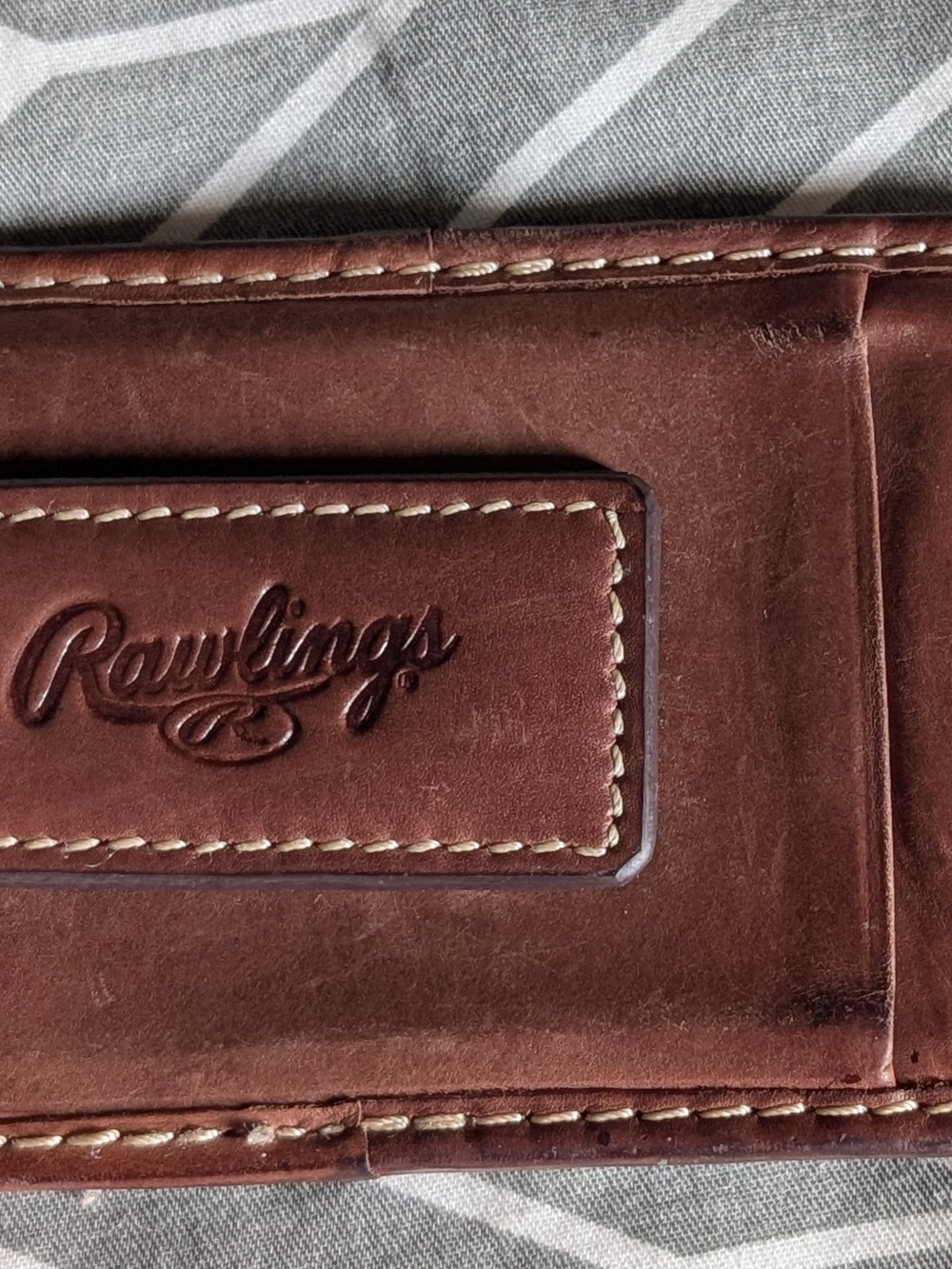Rawlings Brown Leather Card & Key Holder with Stitched Detail